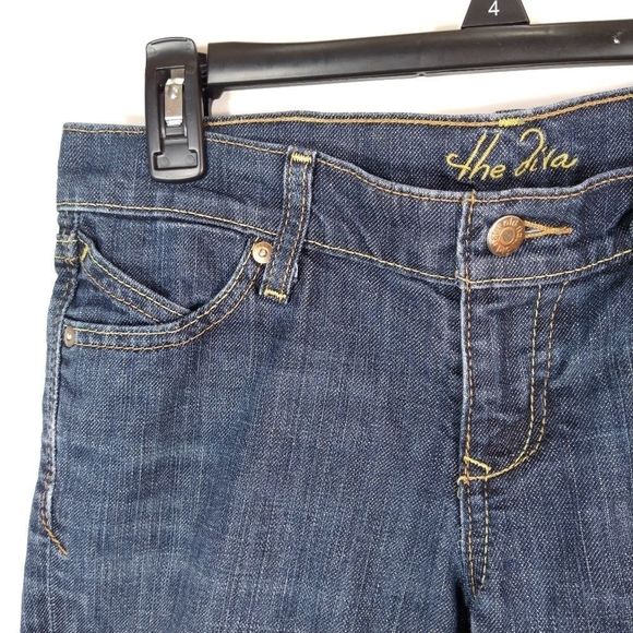 Old Navy The Diva frayed Jean Shorts 2 Regular - Picture 2 of 5